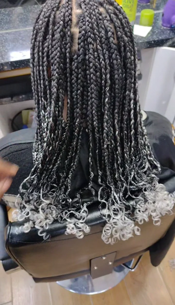 box-braids-with-curly-ends_book_london_mobile_afro_hairdresser_braider_near_me_la-maison-rose_frohub
