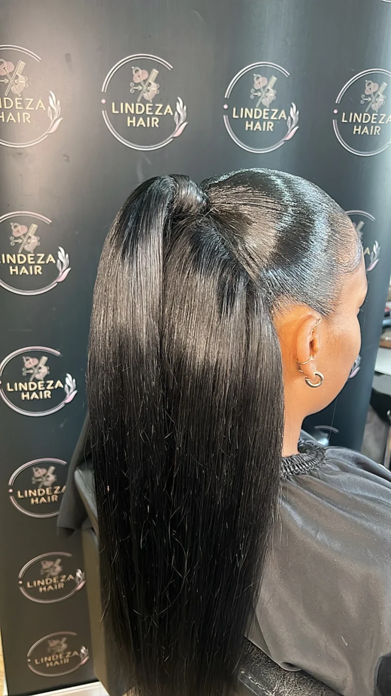 half-up-half-down_book_new-barnet_afro_hairdresser_braider_near_me_lindeza-hair_frohub