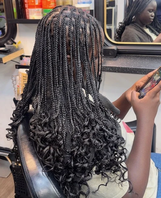 kids-knotless-braids_book_london_mobile_afro_hairdresser_braider_near_me_o_doesitall_frohub