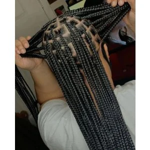 medium black knotless braids London FroHub